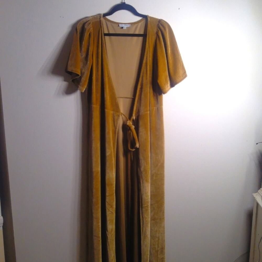 Baltic Born Meghan velvet wrap dress Gold Medium EUC